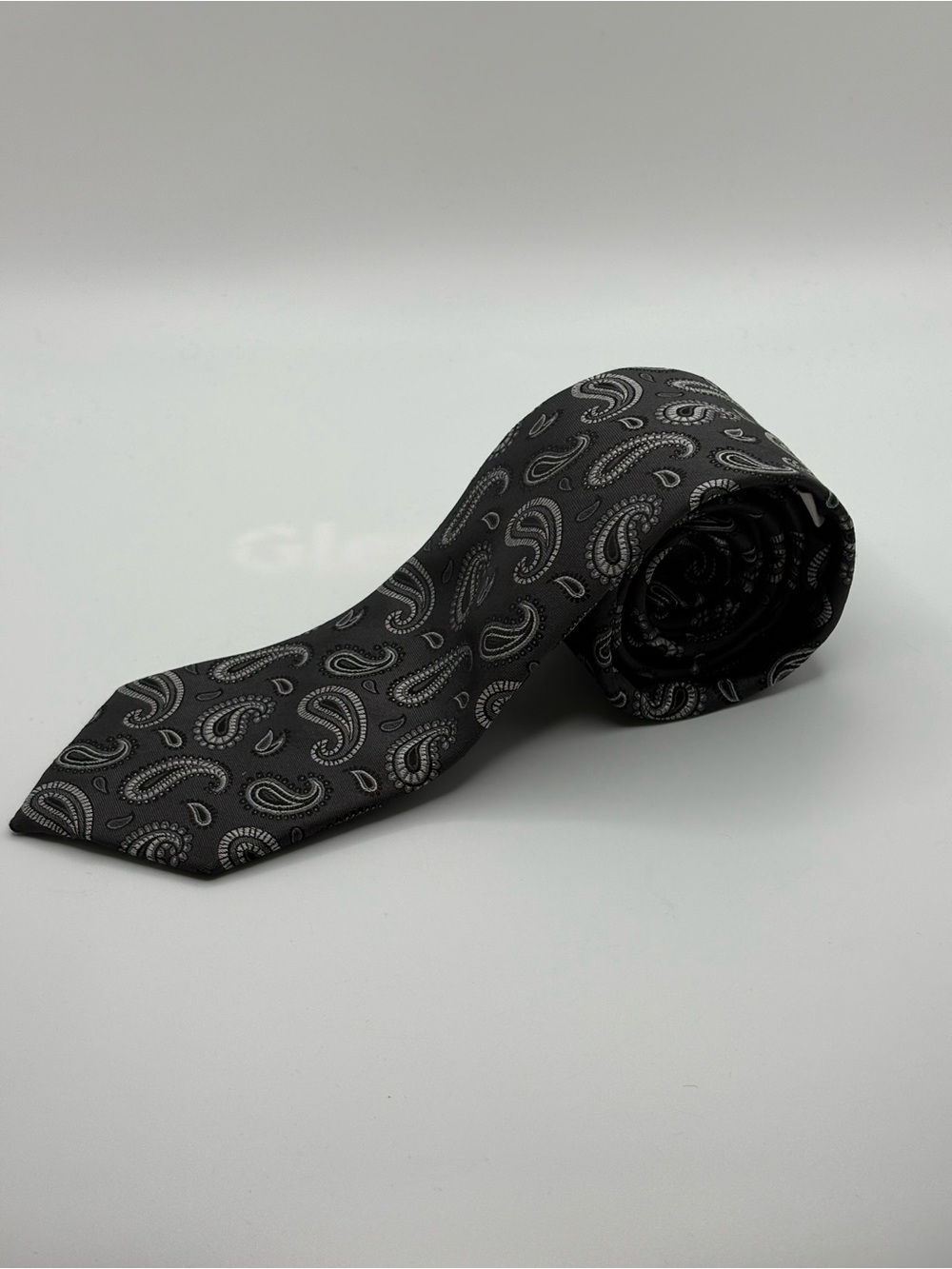 Perry  Ellis Portfolio Paisley 100% Silk Tie Gray Black 3” Wide 60” Long Wedding